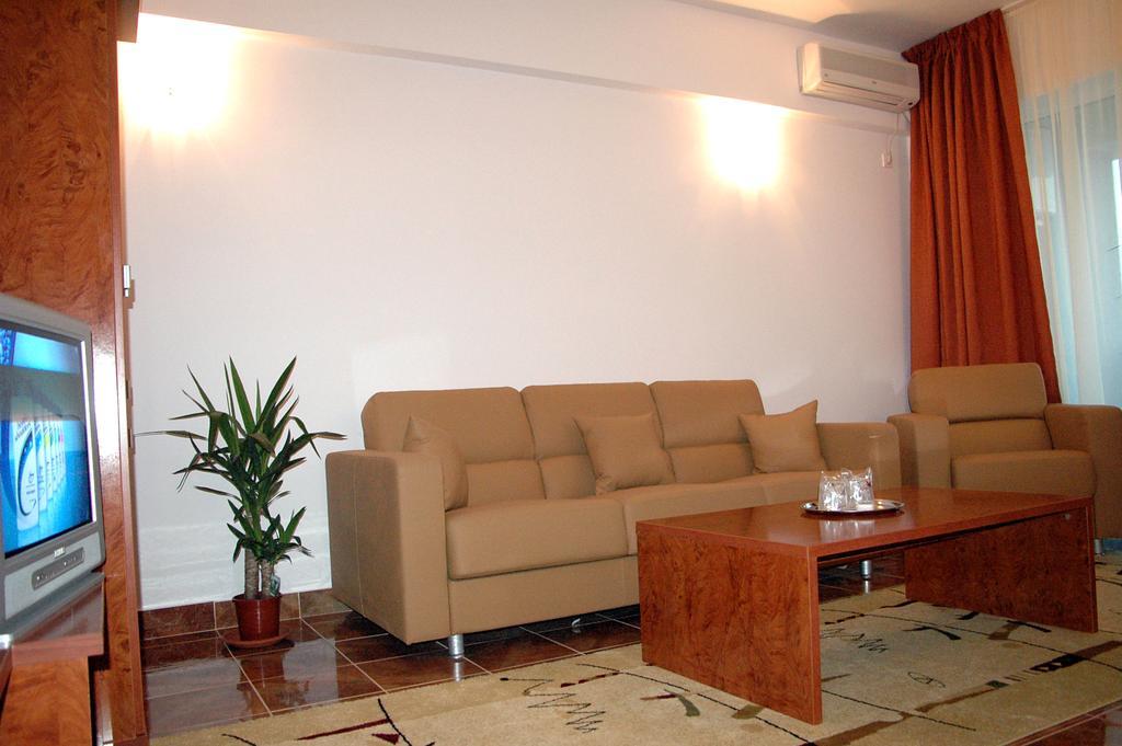 Hotel Florida Mamaia Ngoại thất bức ảnh